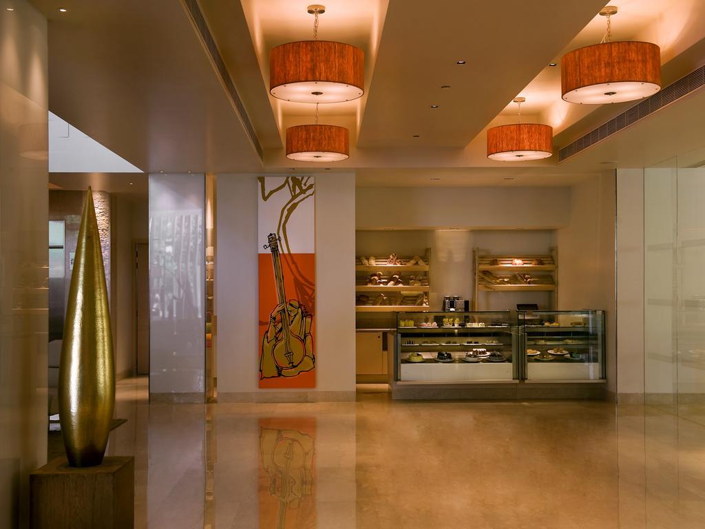 The Raintree, Anna Salai Hotell Chennai Eksteriør bilde